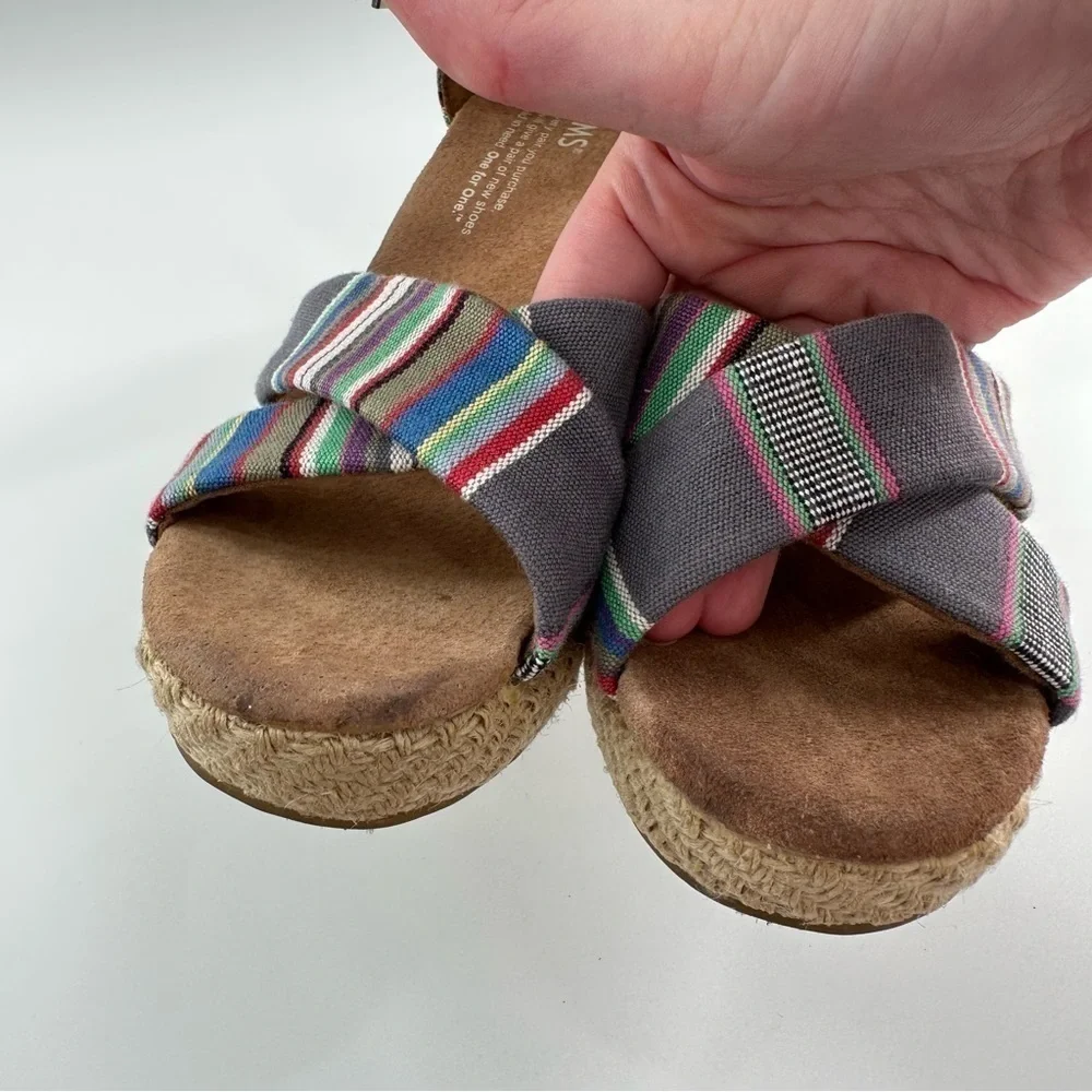 Toms womens size 5 platform wedges multicolored stripe canvas
